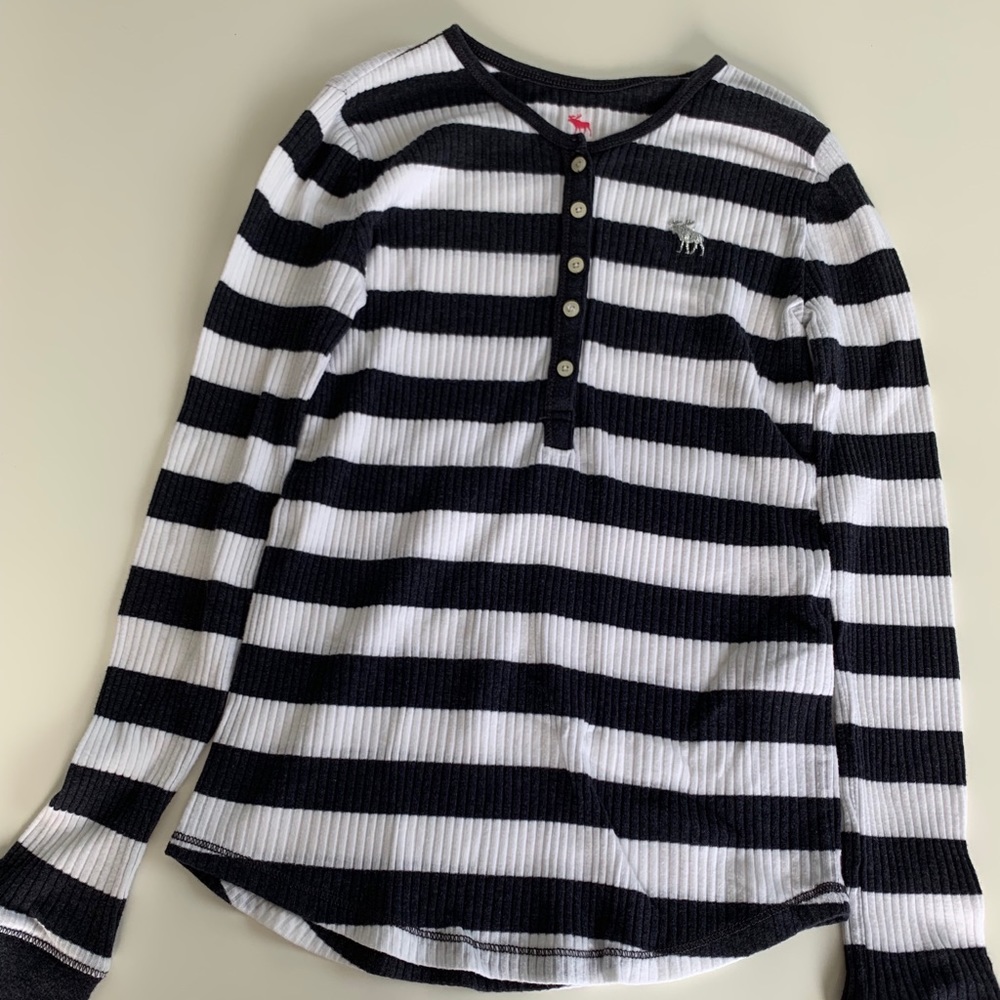 Abercrombie long sleeve tee
